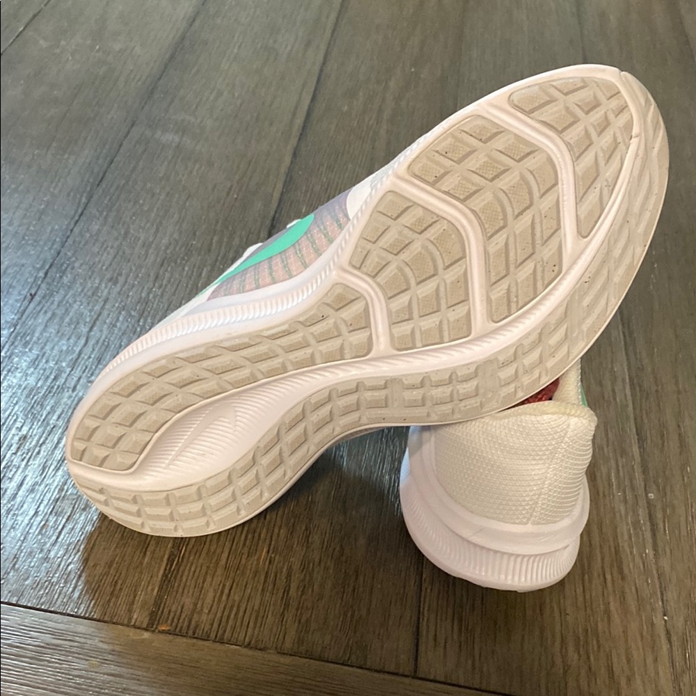 Nike Downshifter 11 ‘ White Signal Green’ - Picture 7 of 12